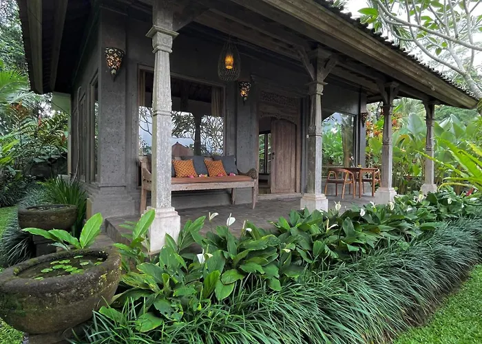 Thani * Ubud