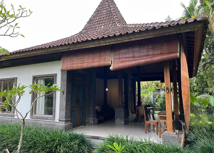 Thani * Ubud